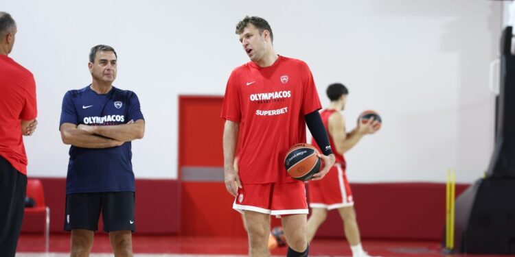 Εκτός Βεζένκοφ, Μιλουτίνοφ και Μοντέρο απέναντι στη Φενέρ - www.ertsports.gr