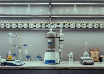 Διάκριση για την Ελλάδα στην 58η Ολυμπιάδα Χημείας: Στο ΕΡΤnews οι Κωνσταντίνος Γιαννούλας, Γιώργος Πνευματικάτος και Χρήστος Βλάχος