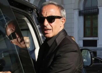 Νίκος Αλιάγας: «Η ωραιότερη φωτογραφία και η πιο σκληρή που έχω βγάλει στη ζωή μου ήταν την ώρα της κηδείας του πατέρα μου»