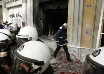 Υπόθεση Marfin: Τα δύο στοιχεία που οδήγησαν στη συμπληρωματική δίωξη για τρομοκρατία – Τι λέει ο δικηγόρος των θυμάτων στο ΕΡΤnews - ertnews.gr