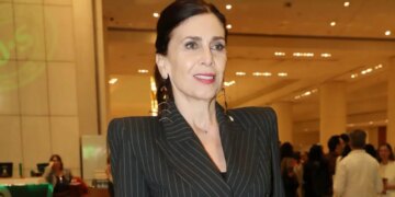 Κατερίνα Διδασκάλου: «Δεν έχω κάνει καμία πλαστική, έχω γεννηθεί την ίδια μέρα με τη Μόνικα Μπελούτσι»