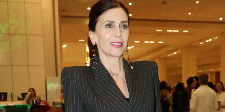 Κατερίνα Διδασκάλου: «Δεν έχω κάνει καμία πλαστική, έχω γεννηθεί την ίδια μέρα με τη Μόνικα Μπελούτσι»
