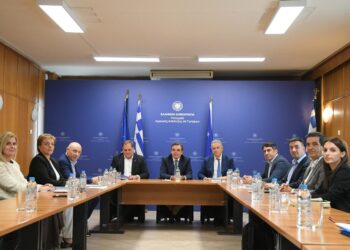 Ξεκίνησε ο «Διάλογος με την παραγωγή» – Πρώτη συνάντηση του Μαργαρίτη Σχοινά με την ΕΘΕΑΣ