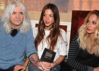 Σοφία Καρβέλα: «Ποιος είσαι χωρίς το παρελθόν σου;»