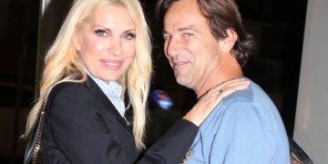 Ελένη Μενεγάκη και Μάκης Παντζόπουλος απολαμβάνουν ταξίδι για δύο: «Τώρα τα χαίρομαι περισσότερο», είπε η παρουσιάστρια