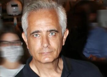 Σωκράτης Αλαφούζος: «Η μανούλα μου όταν έμεινε έγκυος σκέφτηκε να με ρίξει»