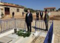 Στη Ρω ο Νίκος Ανδρουλάκης - Κατέθεσε στεφάνι στο μνημείο της «Κυράς της Ρω»