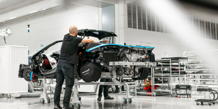 Η McLaren ετοιμάζει SUV για να κοντράρει τη Lamborghini Urus