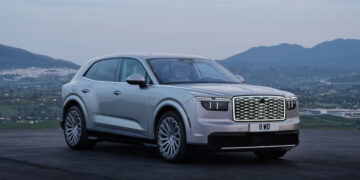 Τι μας έκανε εντύπωση στη νέα Bentley Torcal