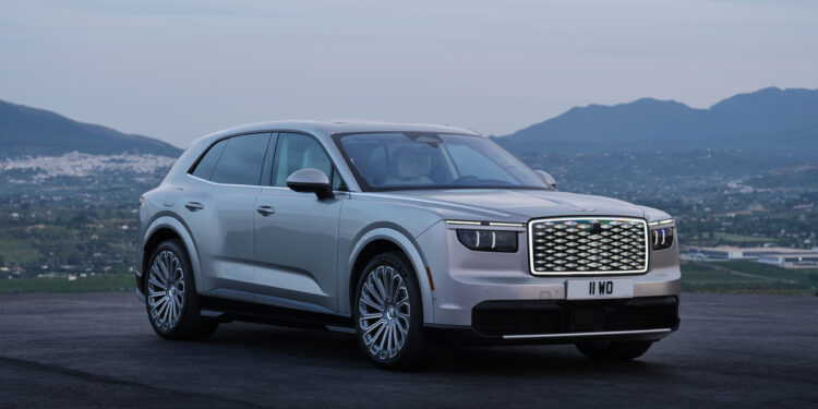 Τι μας έκανε εντύπωση στη νέα Bentley Torcal