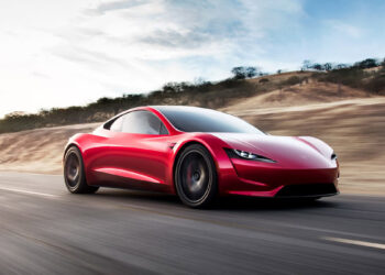 H Tesla ανέβαλε την πρεμιέρα του Roadster λόγω… καιρού