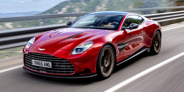 Και η Aston Martin «φρενάρει» την ηλεκτροκίνηση