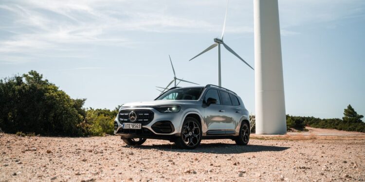 Mercedes-Benz GLB 200 Hybrid: Πολυτέλεια, οικογενειακές ανέσεις και υβριδική υπεροχή (+video)