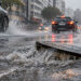 Κακοκαιρία στην Αττική: Οι παγίδες στους δρόμους και τι κάνουμε αν πάθει ζημιά το αυτοκίνητό μας