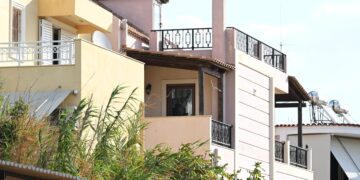 Λαύριο: Ο 32χρονος παρέμενε ελεύθερος έπειτα από πέντε καταγγελίες και μία σύλληψη - Σε σοβαρή κατάσταση τα θύματα της επίθεσης - ertnews.gr