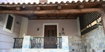 Λαύριο: Νέα στοιχεία για την αιματηρή επίθεση - Οι καταγγελίες, η σύλληψη και οι μαρτυρίες για το παρελθόν - ertnews.gr