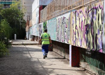 Γκράβα: Γονείς αναφέρουν ότι από τις 16 Σεπτεμβρίου υπάρχει η οσμή του αερίου στο σχολικό συγκρότημα - Σε εξέλιξη οι έρευνες - ertnews.gr