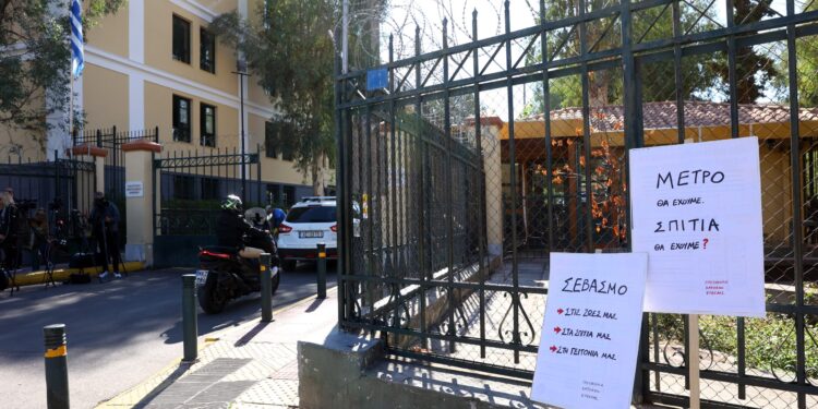 Κυψέλη: Επιστολή Δούκα στο υπουργείο Υποδομών για τις ζημιές σε πολυκατοικίες από τα έργα του Μετρό - ertnews.gr
