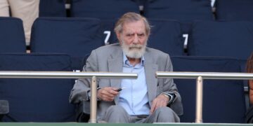 Παναθηναϊκός: Ενός λεπτού σιγή και φόρος τιμής στον Γιώργο Βαρδινογιάννη - www.ertsports.gr