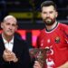Βραβεύτηκε από τον Ολυμπιακό ο Πίτερς - www.ertsports.gr