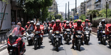 Στάση εργασίας των διανομέων και συγκέντρωση στο Υπουργείο Εργασίας, σήμερα στις 12 το μεσημέρι - ertnews.gr
