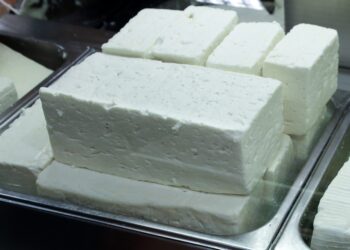 Τρόφιμα: Αναμένονται ανατιμήσεις σε γαλακτοκομικά, ψωμί του τοστ, δημητριακά - Προωθείται η δημιουργία του καλαθιού «Γιορτές για όλους» ενόψει Χριστουγέννων
