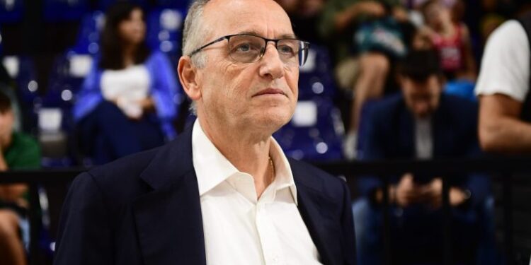 Basketgate: Προφυλακίστηκαν Λιόλιος και Μαυραγάνης – Σήμερα οι απολογίες των τριών συλληφθέντων διαιτητών
