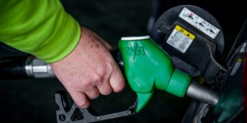 Πετρέλαιο Brent στα 110 δολάρια – Σε υψηλά επίπεδα οι τιμές ρεύματος και φυσικού αερίου