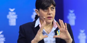 Παρέμβαση της Κομισιόν για τις καταγγελίες της Λάουρας Κοβέσι, ζήτησε ο Ν. Φαραντούρης