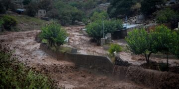 Καιρός: Εξασθενούν τα φαινόμενα στην Κρήτη - Νέα μεταβολή από την Πέμπτη - ertnews.gr
