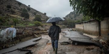 Καιρός: Επιμένουν τα έντονα φαινόμενα στην Κρήτη έως αύριο το μεσημέρι - ertnews.gr