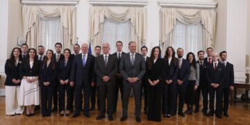 Ορκωμοσία υποψηφίων ακολούθων πρεσβείας παρουσία Τασούλα και Γεραπετρίτη