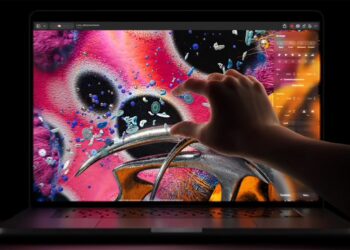 Apple MacBook Pro with PROLED XDR Display touch