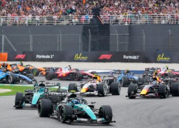 Με καθυστέρηση 93' ξεκίνησε το Grand Prix του Μπαχρέιν - www.ertsports.gr