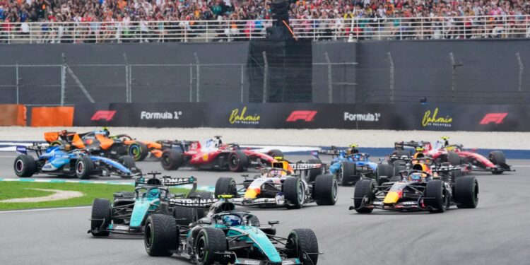 Με καθυστέρηση 93' ξεκίνησε το Grand Prix του Μπαχρέιν - www.ertsports.gr