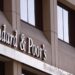 S&P: Επιβεβαίωσε το ελληνικό αξιόχρεο στη βαθμίδα ΒΒΒ με σταθερές προοπτικές