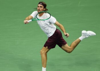 Στους "16" του Japan Open με ανατροπή ο Τσιτσιπάς - www.ertsports.gr