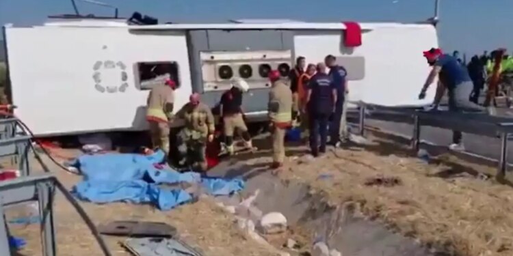 Τουρκία: 11 νεκροί και 27 τραυματίες μετά από σύγκρουση λεωφορείου με φορτηγό