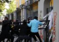 Αλβανία: Σοβαρά επεισόδια σε φοιτητικές διαδηλώσεις - Πέταξαν πέτρες και τσιμεντόλιθους στο υπουργείο Παιδείας
