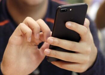 Πέντε τρόποι για να προστατευτείτε στο διαδίκτυο από τις AI κυβερνοεπιθέσεις