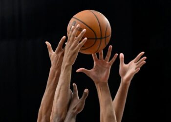 Basketgate: Συνεχίζεται ο «χορός» των απολογιών για τους στημένους αγώνες – Προφυλακίστηκε ο πρώην διαιτητής Πέτρος Παπαπέτρου
