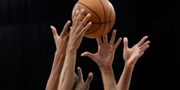 Basketgate: Συνεχίζεται ο «χορός» των απολογιών για τους στημένους αγώνες – Προφυλακίστηκε ο πρώην διαιτητής Πέτρος Παπαπέτρου