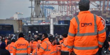 Δεμένα τα πλοία: Απεργούν οι λιμενεργάτες συντονισμένοι με 21 χώρες σε πέντε ηπείρους