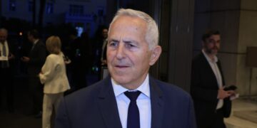 Ανακοινώθηκε στην Ολομέλεια της Βουλής η ένταξη Αποστολάκη στην ΚΟ του ΠΑΣΟΚ