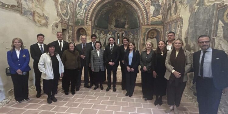 Ολοκληρώθηκαν οι εργασίες συντήρησης των εξωτερικών τοιχογραφιών του ναού Αγίου Γεωργίου στο Κουρμπίνοβο