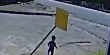 Ο μπέμπης το έσκασε: Μωρό 18 μηνών στη Βραζιλία φεύγει από τον παιδικό σταθμό για να βρει τη μαμά του στη δουλειά