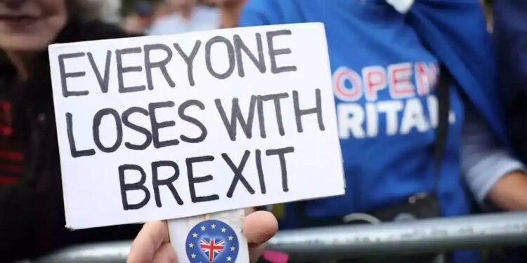Το Brexit διχάζει και πάλι τους Βρετανούς - Σχεδόν 5 στους 10 θέλουν ξανά ΕΕ