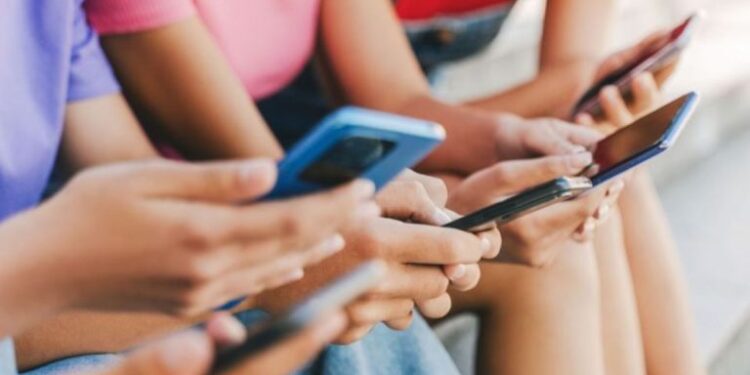 Βολές Μαρινάκη στην αντιπολίτευση για τη στάση της απέναντι στο νομοσχέδιο για τα social media: «Είναι εκτός πραγματικότητας»
