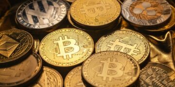 Απάτη με κρυπτονομίσματα – Προφυλακίστηκαν δύο αρχηγικά μέλη της οργάνωσης
