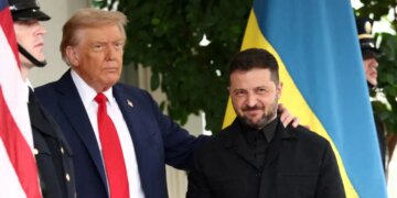 NYT: Τραμπ και Ζελένσκι στα πρόθυρα οριστικής ρήξης - Η στήριξη στον Πούτιν, η εξάρτηση στις ΗΠΑ και το μέλλον του πολέμου